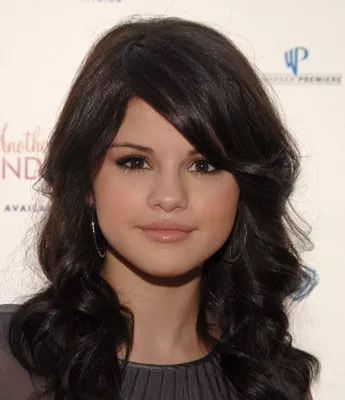 Selena Gomez (Mary Santiago) zdroj: imdb.com 
promo k filmu