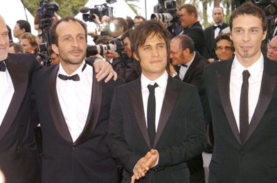 Gael García Bernal, Daniel Giménez Cacho, Fele Martínez zdroj: imdb.com 
promo k filmu