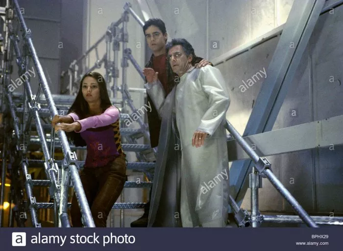 Jesse Bradford (Zak Gibbs), Paula Garcés (Francesca), Robin Thomas (Dr. Gibbs) zdroj: imdb.com
