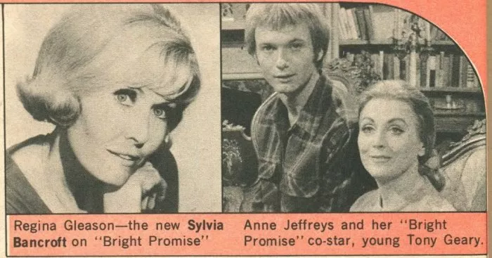 Anthony Geary (David Lockhart (1971-1972)), Regina Gleason (Sylvia Bancroft #2 (1971)), Anne Jeffreys (Sylvia Bancroft #1 (1971)) zdroj: imdb.com