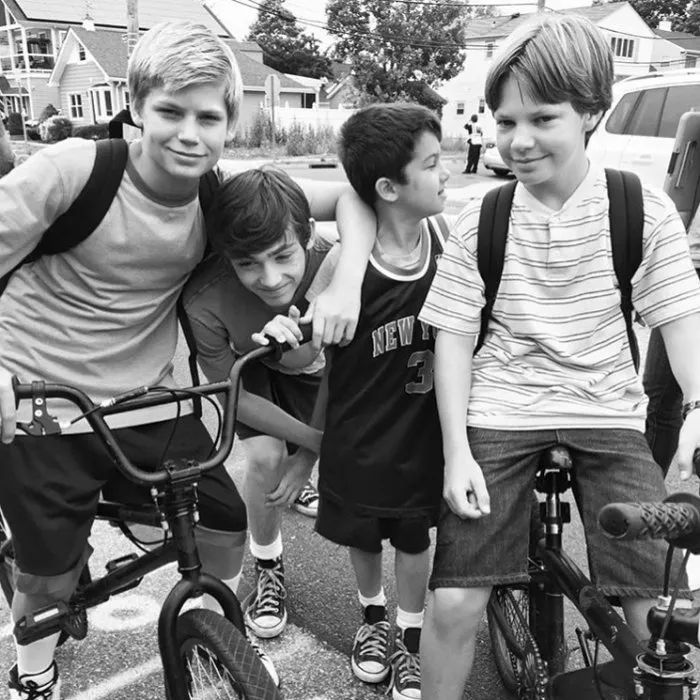 Tanner Flood (Young Brian), Keidrich Sellati (Young Anthony), Maxwell Apple (Young John) zdroj: imdb.com