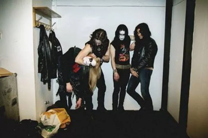 Rory Culkin (Euronymous), Jonathan Barnwell (Jørn ’Necrobutcher’ Stubberud), Jack Kilmer (Pelle ’Dead’ Ohlin), Anthony De La Torre (Jan Axel ’Hellhammer’ Blomberg) zdroj: imdb.com