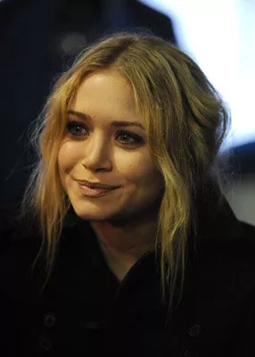 Mary-Kate Olsen (Union) zdroj: imdb.com 
promo k filmu