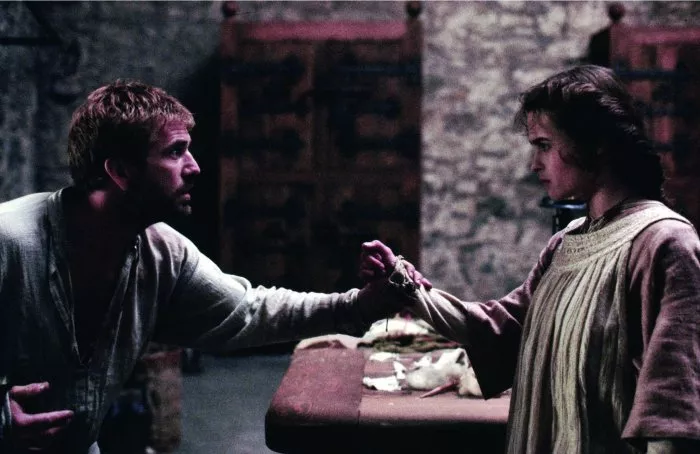 Mel Gibson (Hamlet), Helena Bonham Carter (Ophelia) zdroj: imdb.com