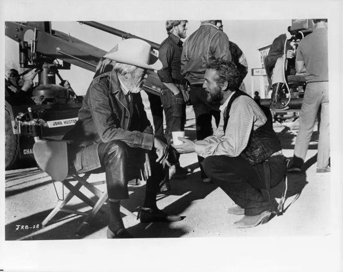 Paul Newman (Judge Roy Bean), John Huston (Grizzly Adams) zdroj: imdb.com