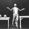 Un homme de tête (1898) - The Magician and His Three Heads