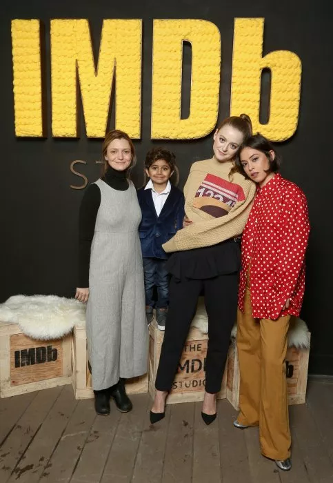 Sara Colangelo, Anna Baryshnikov (Meghan), Rosa Salazar (Becca) zdroj: imdb.com 
promo k filmu